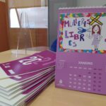 Repartidos entre o alumnado do IES da Pobra un total de 450 calendarios a prol da igualdade