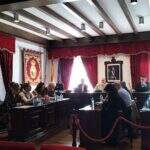 O Concello aproba de xeito definitivo o orzamento de 2025, o documento “con menos débeda e máis servizos para a veciñanza”