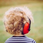 BarbanTEA impulsa un empréstito de cascos de cancelación de ruido en las fiestas del Carme dos Pincheiros